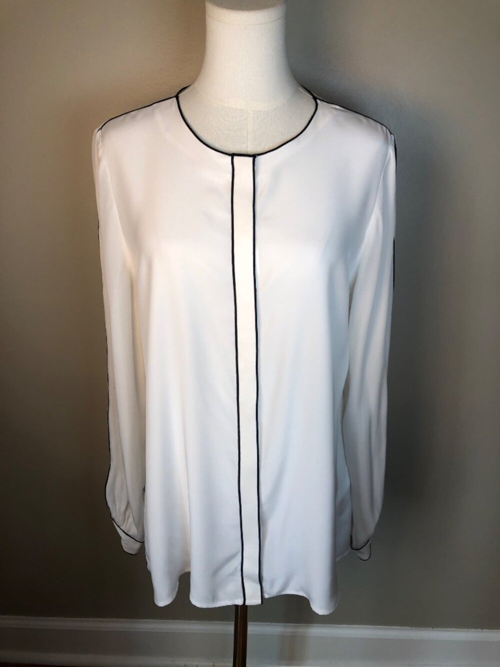 Etcetera 100% Silk White With Black Piping Long Sleeve Blouse Sz 10 Chic Luxury